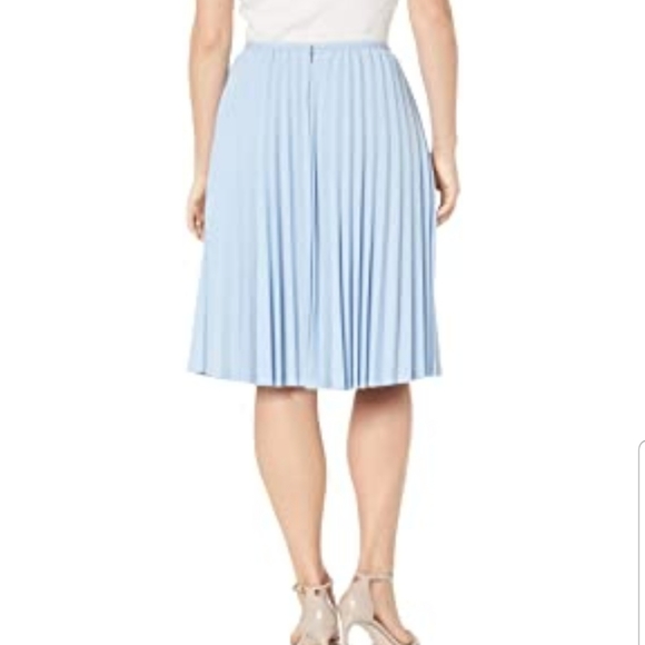 NEW CALVIN KLEIN LIGHT BLUE PLEATED SKIRT 4P - Picture 2 of 10